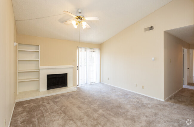 2BR 2BA - 952 SF