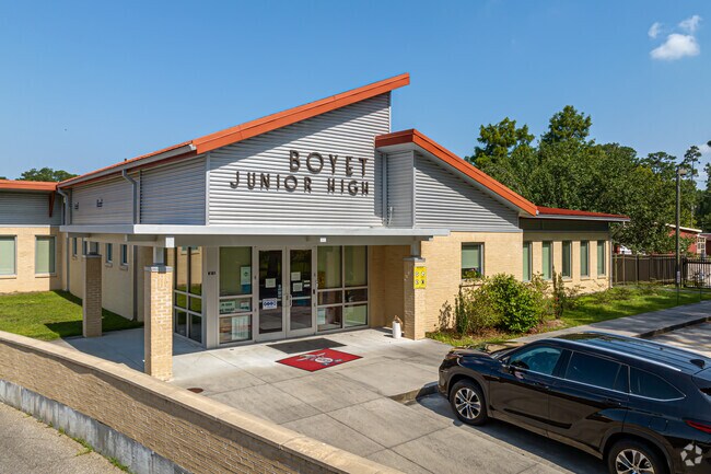 Boyet Junior High School has a safe environment.