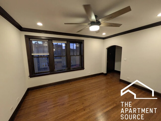 2626 W Devon Ave unit 201, Chicago, IL 60659 - photo 4