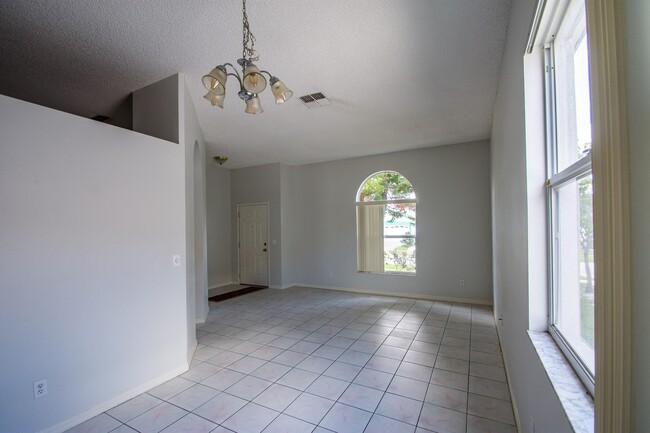 11946 Redbridge Dr, Orlando, FL 32824 - photo 2