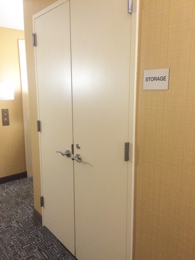 Storage next to apt including shelf, no additional charge