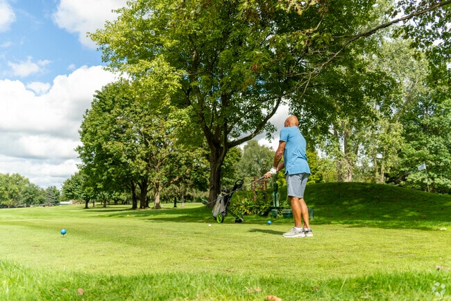 Georgetown Country Club is close to Georgetown and is a nine-hole executive golf course.