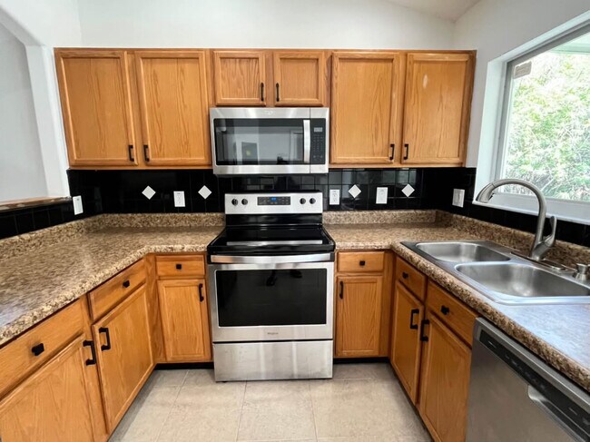 13927 Corrine Key Place, Orlando, FL 32824 - photo 4