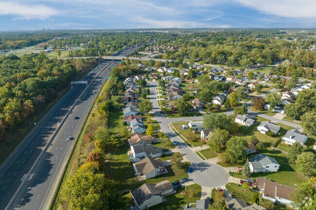 Auburn Farms is mere minutes from all that Fort Wayne has to offer.