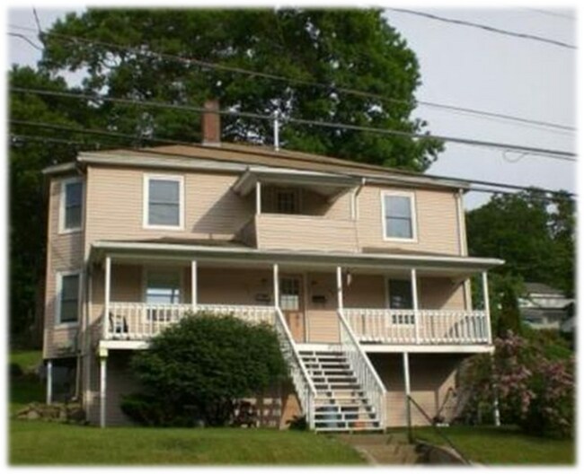 149 Mechanics St unit 149, Putnam, CT 06260 - photo 3