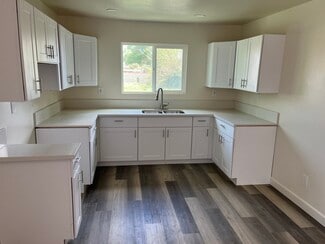 432 W Raymond St Unit Raymond Street duplex, Compton, CA 90220