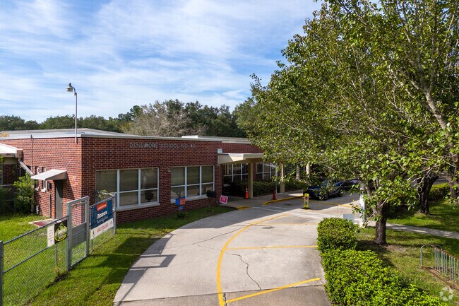 The Dinsmore Elementary School is a top-rated school in Jacksonville.