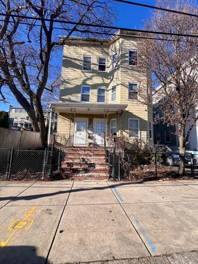 22 Temple St unit 2, Somerville, MA 02145 - photo 2