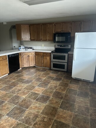 7301 Alatna Ave, Anchorage, AK 99516