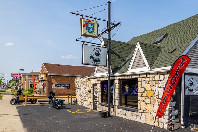 Bad Altitude Bar and Grill in Forest View is located right off of Harlem Ave and has food, drinks, and slot machines.