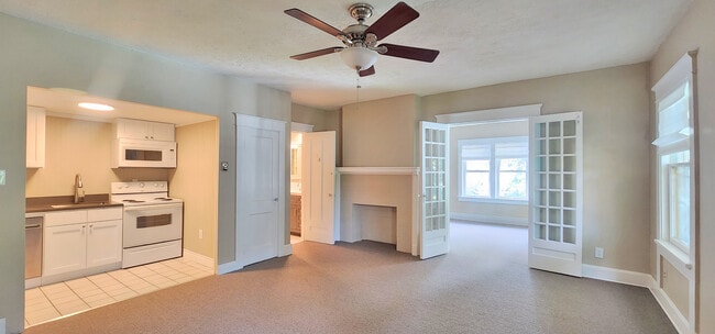 542 6th W St unit 4, Erie, PA 16507 - photo 4