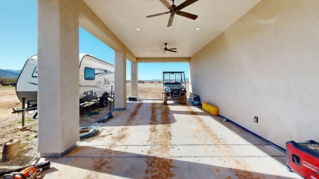 49102 N 530th Dr, Rancho de Vaqueros, AZ 85320 - photo 3
