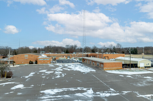 Corydon Intermediate School serves 436 students in grades 4 - 6.