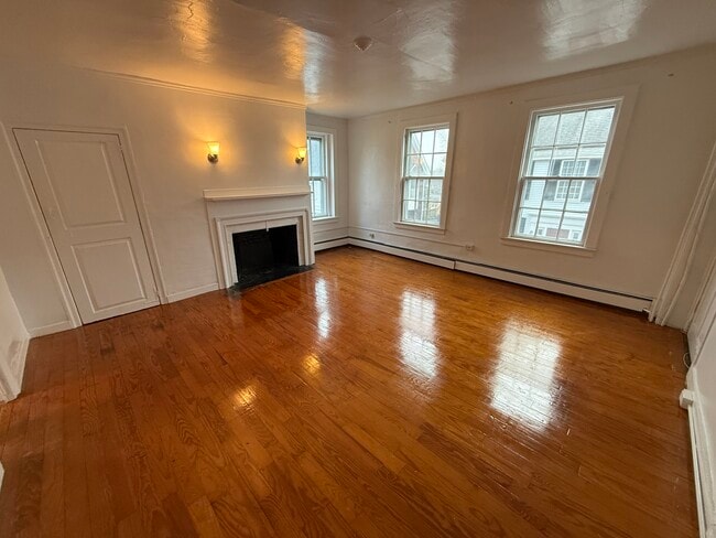 18 Leyden St unit 2E, Plymouth, MA 02360 - photo 2