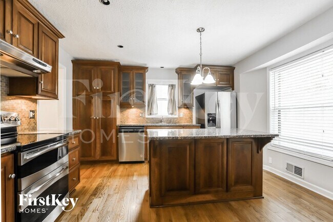 1018 SE 4th St, Lees Summit, MO 64063 - photo 5