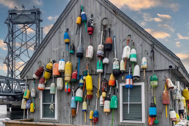 Badgers Island has all the details of a classic New England feel.