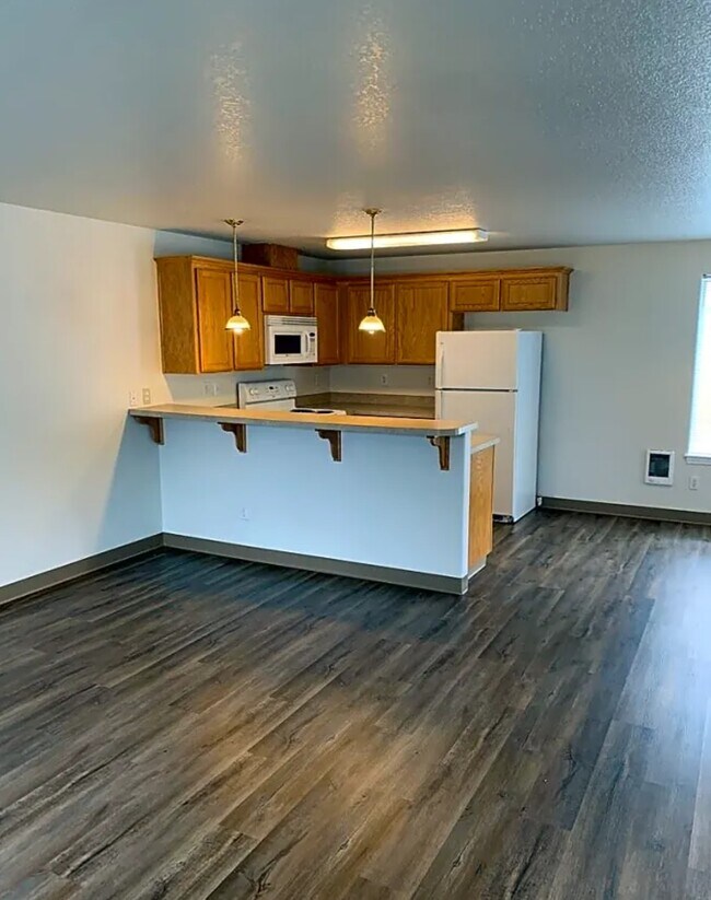 1131 2nd St NW, Salem, OR 97304 - photo 3