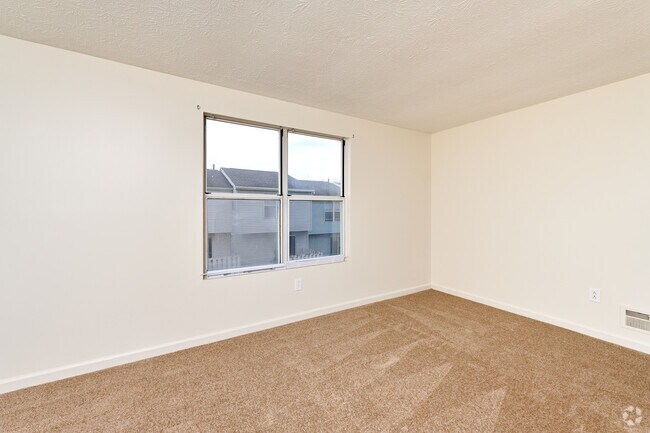 2BR, 1.5BA-1,000SF Bedroom