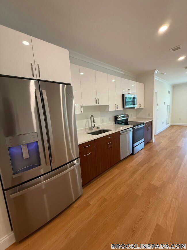 101 Asheville Rd Unit 310, Brookline, MA 02467