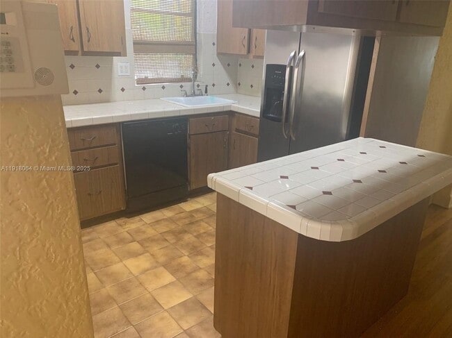 514 Palermo Ave, Coral Gables, FL 33134 - photo 6