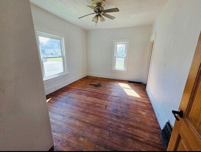 1704 11th Ave S, Fort Dodge, IA 50501 - photo 2