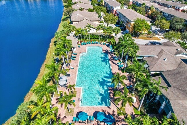 880 Millbrae Ct, West Palm Beach, FL 33401 - photo 7