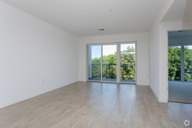 1BR, 1Ba - 728SF