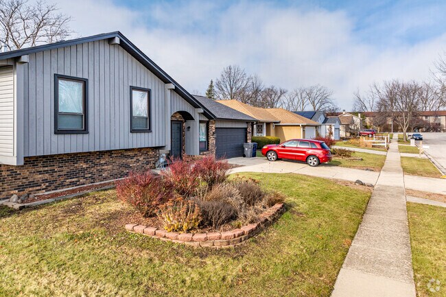 College Park McIntosh features a variety of ranch-style homes.