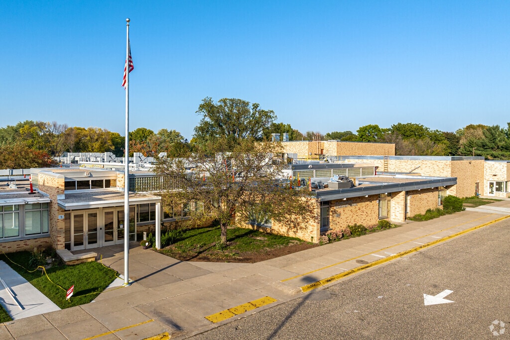 Falcon Heights serves students in grades k-5.