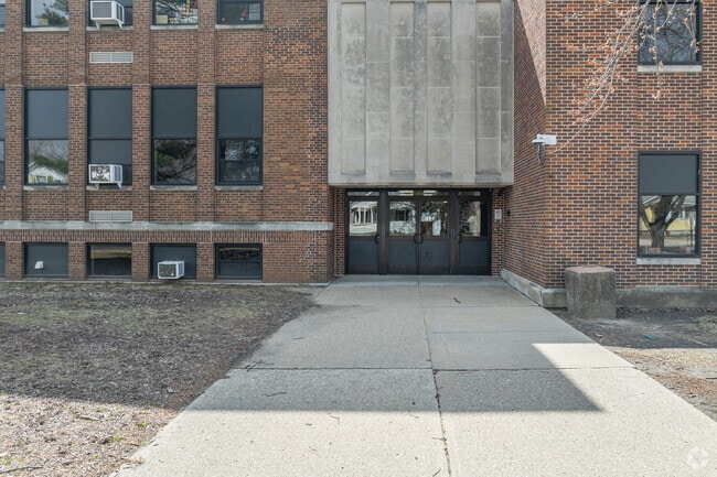 The Thome School challenges and encourages children to learn.