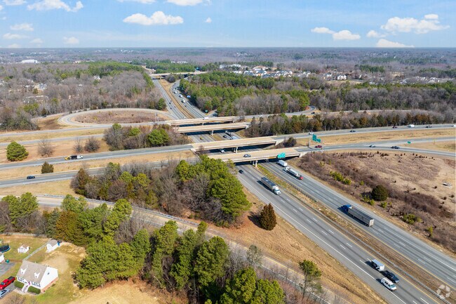 Interstate 95 and Interstate 295 are adjacent to Chamberlayne making for easy transportation.