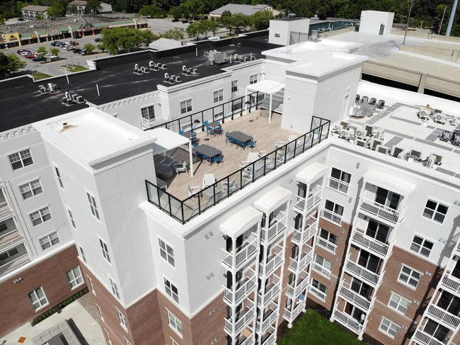 Roof top lounge