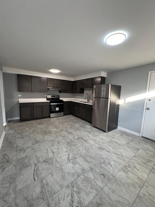 7000 S Cregier Ave, Chicago, IL 60649 - photo 2