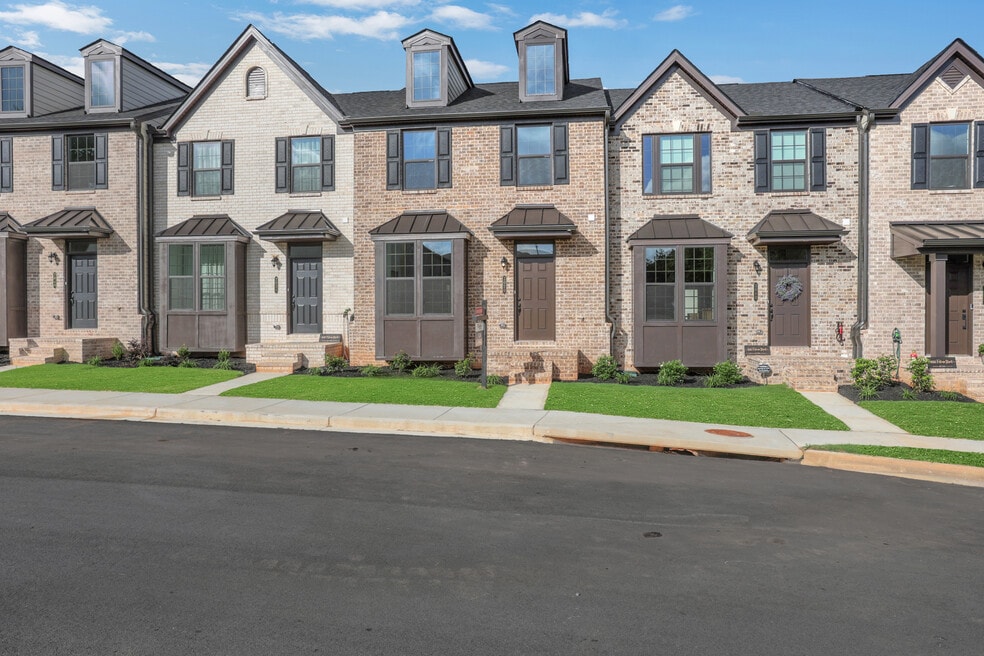 2020 Fortuna St, Lawrenceville, GA 30046 - photo 1