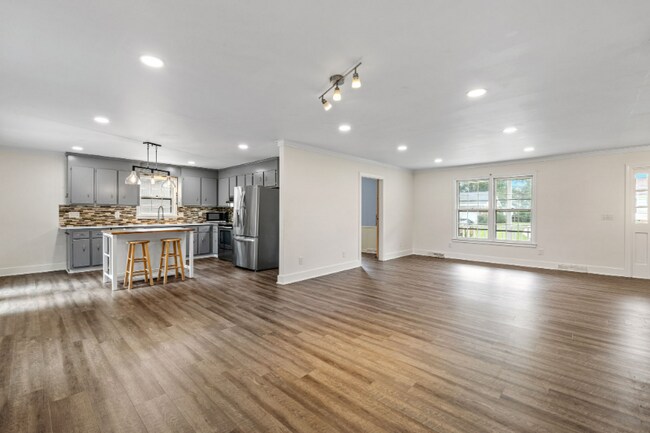 111 Ticonderoga Dr, Greer, SC 29650 - photo 5