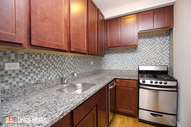 556 W Arlington Place unit A07C, Chicago, IL 60614 - photo 4