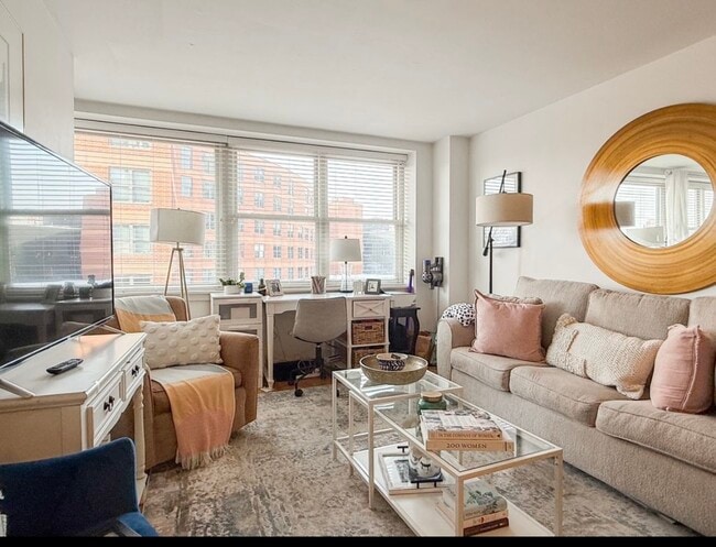 2300 N Commonwealth Ave unit 5C, Chicago, IL 60614 - photo 3