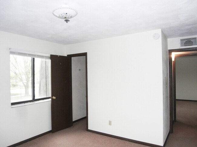 1510 Northbrook Dr unit A1, Normal, IL 61761 - photo 4