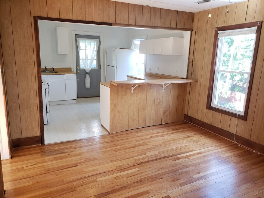 12 Division St unit 2, Binghamton, NY 13905 - photo 1