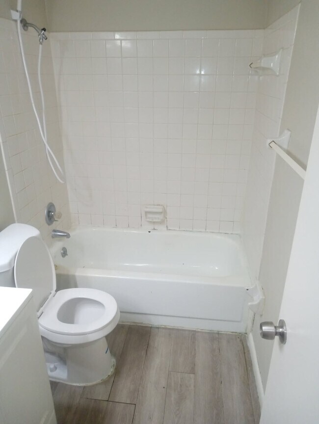 6816 SW 4th Pl, Gainesville, FL 32607 - photo 5