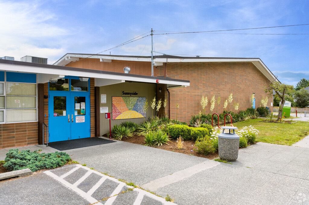 Sunnyside Elementary School provides an excellent education for a better tomorrow.