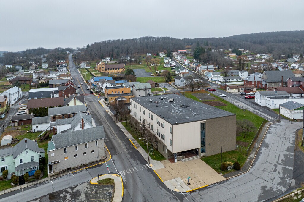 Penn Cambria Primary School is in the heart of Lilly.