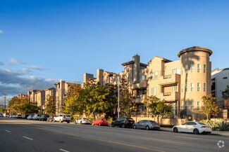 8700-8714 Glenoaks Blvd, Sun Valley, CA 91352