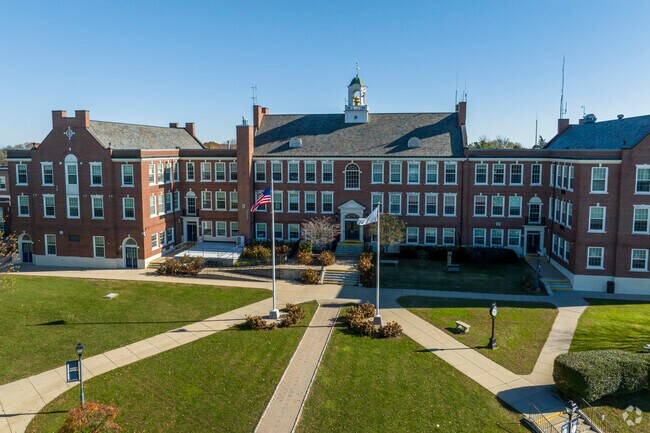Westerly High School in Westerly has 726 students with a student-teacher ratio of 10 to 1.