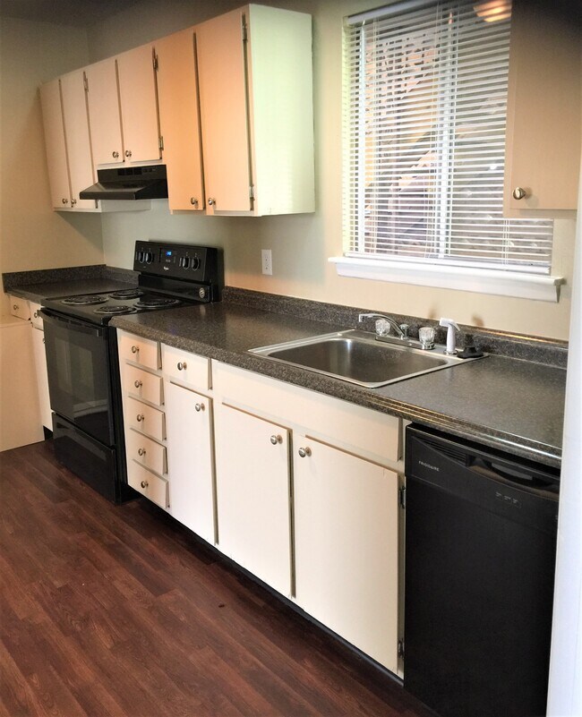 Chateau Royale West, Chattanooga, TN 37411 - photo 2