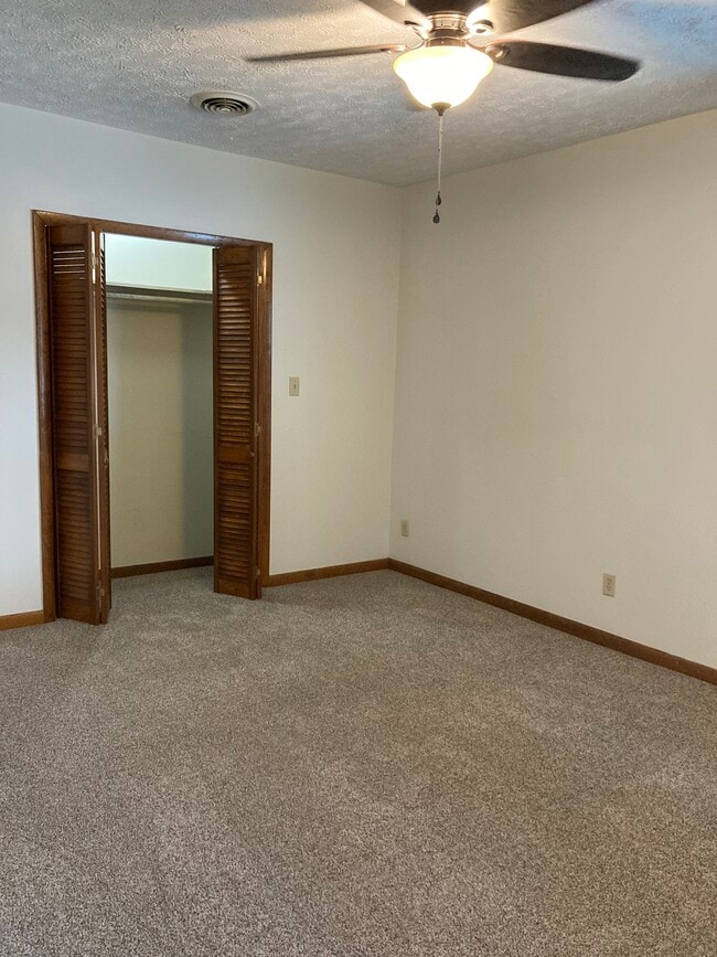 258 Blue Prince Rd unit 201, Bluefield, WV 24701 - photo 7