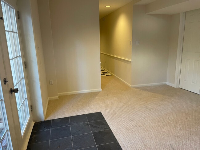 12720 Knightsbridge Dr, Woodbridge, VA 22192 - photo 2