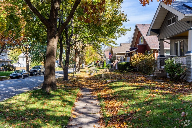 Classic bungalows and mature old trees line many streets in the Near North Side.