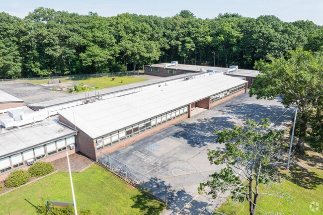 Davisville Elementary School