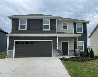 9142 SW 2nd St, Blue Springs, MO 64064